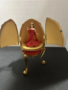 Barbie Musical Ei 2001. Doors Open Barbie Spins - Bild 1 von 12