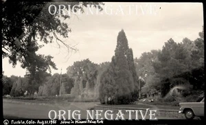 Foto de la década de 1950 Neg Pueblo CO escena de Colorado en Mineral Palace Park 1955 - Imagen 1 de 1