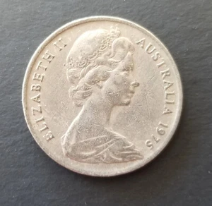 Australia 1975 ~ 10 Cent Coin ~ KM# 65 ~ Elizabeth II / Superb Lyre-bird - Picture 1 of 2