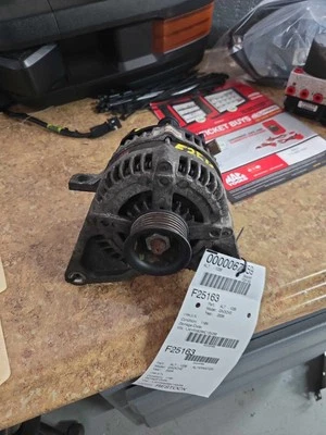 Alternador usado compatible con: Jeep Grand Cherokee 2006 5,7 grado A Foto 1 de 4