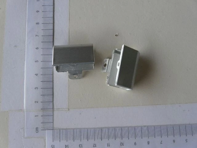Displayscharnier Abdeckung aus einem HP Pavilion g7-1352   - Bild 1 von 1
