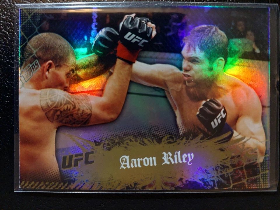 Aaron Riley #110 2010 UFC Main Event Thick Gold Parallel - Image 1 of 2