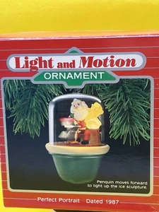 Hallmark Andenken Light & Motion Ornament "Perfect Portrait" Santa Vintage 1987 - Bild 1 von 3