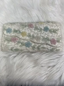 VINTAGE MULTICOLOR EVENING CLUTCH/PURSE/BAG HAND BEADED IN HONG KONG - Picture 1 of 4