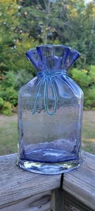 Vintage blaue mundgeblasene Kunstglas Sack Tasche Vase mit Band - Bild 1 von 11
