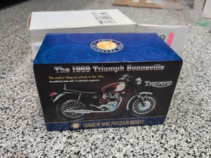 Franklin Mint 1969 Triumph Bonneville Motorcycle 1/10 - Picture 1 of 7