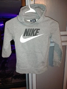 Very Nice  Boys/Girls Gray Nike Hoodie Pull Over Sweat Shirt 5/6 - Picture 1 of 3