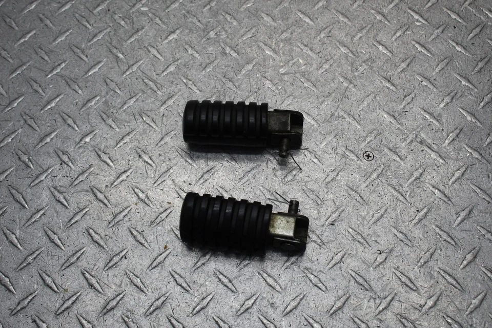 1981 YAMAHA MX80 LEFT RIGHT FOOT RESTS PEGS  - Image 1 of 4