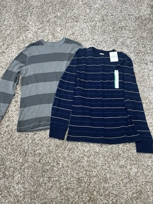 Lote de 2 camisas tipo térmico de manga comprida 1 é novo com etiquetas - Imagem 1 de 3