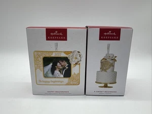 Lote de adornos de boda de porcelana Hallmark Keepsake “Happy” & “A Sweet” Beginnings - Imagen 1 de 7
