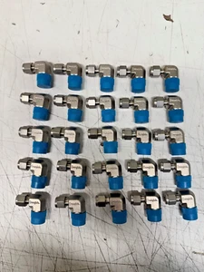 Stainless Swagelok Male 90° Elbow, SS-400-2-6, 1/4" OD X 3/8" M-NPT (Lot of 25) - Picture 1 of 3