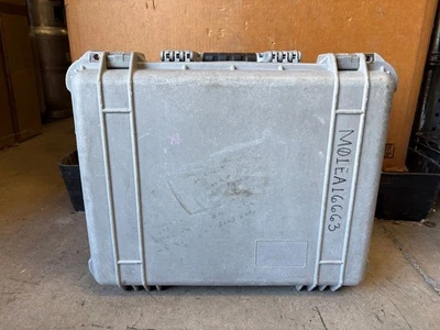 Funda protectora Pelican 1550 | iM 2600 Equiv | 20,66 x 17,2 x 8,4 pulgadas | Gris Foto 1 de 4