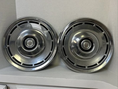 2 tapacubos vintage 1975-1976 Dodge Charger Aspen Coronet Monaco 14" usados Foto 1 de 4