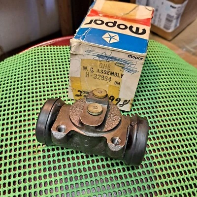 1963-1971 Dodge W300 Power Wagon NOS MoPar Front Drum Brake WHEEL CYLINDER ASSY - Image 1 of 3