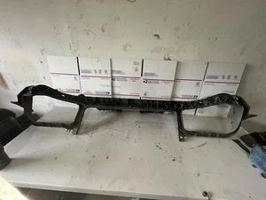 CHRYSLER 300C SRT8 05-10 6.1L OEM HEADLIGHT RADIATOR FRONT CLIP SUPPORT BRACKET - Picture 1 of 3
