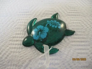 Hallmark 2017 HONU Green Sea Turtle Glass Keepsake Ornament Hibiscus Flower - Picture 1 of 2