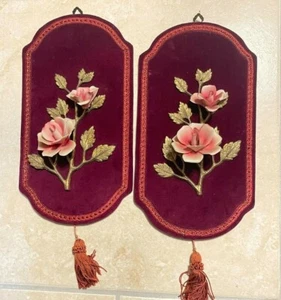 VINTAGE WALL PLAQUE PORCELAIN CAPODIMONTE VELVET ORNATE BRASS PINK ROSES - Picture 1 of 6