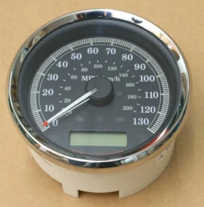Original Harley Can-Bus Speedometer MPH KMH Softail Blackline Dyna Touring - Picture 1 of 2
