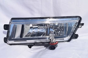 Driving Fog Light Lamp w/Light Bulb Driver Side Fit 2012-2015 Passat - Picture 1 of 2