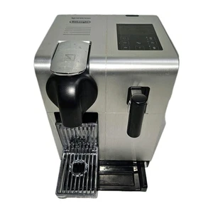 Nespresso EN750MB Lattissima Pro Kaffee Espressomaschine DeLonghi Silber Italien - Bild 1 von 6