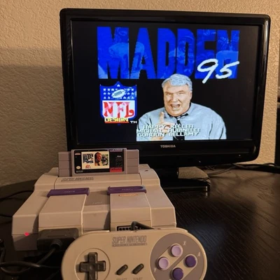 Madden NFL 95 SNES — подлинный картридж, протестирован, очищен, без проблем с этикеткой - Изображение 1 из 4