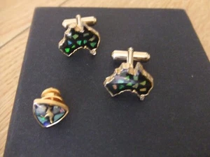 VINTAGE GOLD PLATED AUSTRALIAN OPAL CUFF LINKS PLUS PIN BADGE - Picture 1 of 2