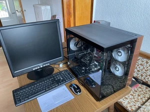 Kompletter PC mit Monitor Maus und Tastatur - Bild 1 von 4