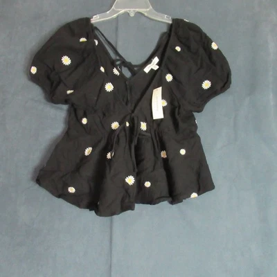 Francescas Top Women Medium Black Embroidered Daisies Blouse Cottage Hipster NWT - Image 1 of 4