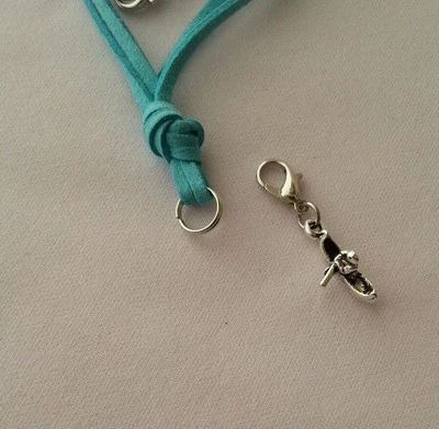 Hombre Mujer Hecho a Mano Cuero Kayak Colgante Azul Surfer Collar Gargantilla EE. UU. Foto 1 de 4