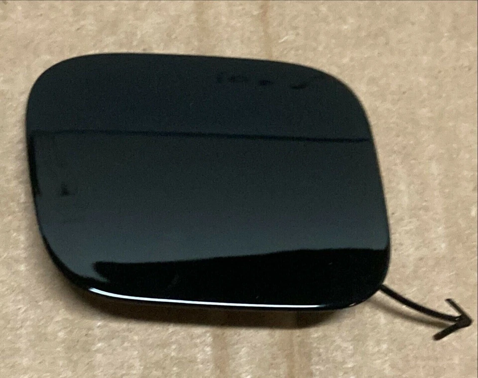 11-13 LEXUS CT200H F-SPORT LEFT   DRIVER  FRONT BUMPER TOW HOOK COVER BLACK - Image 1 of 1