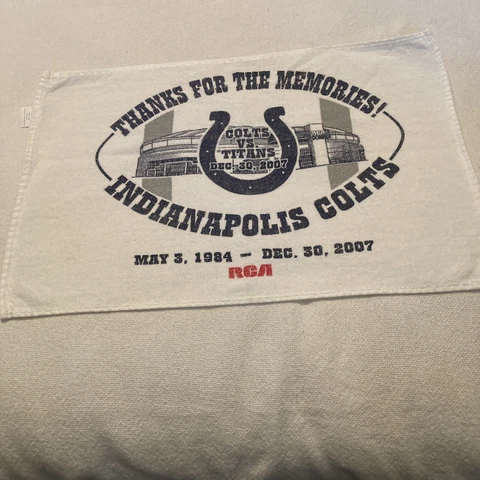 RCA Dome Indy Colts Towel "Thanks for the Memories" 1984-2007 Cover