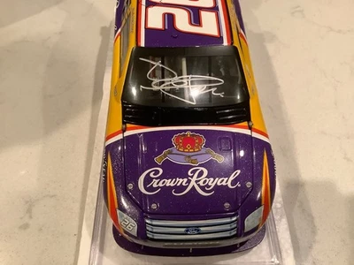 Ford Fusion Crown Royal Cot 2007 autografiado por Jamie Mcmurray fundido a presión y tarjeta Foto 1 de 4
