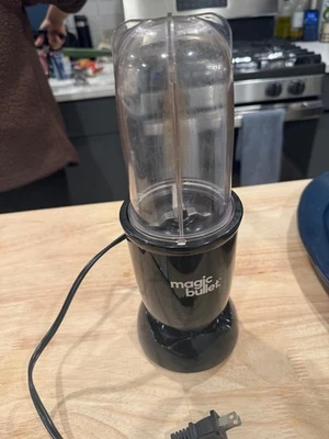 Frullatore Magic Bullet - Immagine 1 di 3