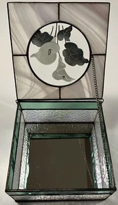 Exquisite Stained Glass Jewelry/Trinket Box Lilies Mirrored Bottom Inside - Picture 1 of 12
