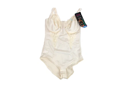 Maidenform Ultra Firm Body Shaper Built-In Underwire Bra 38DD NEW Buttercream - Image 1 of 4