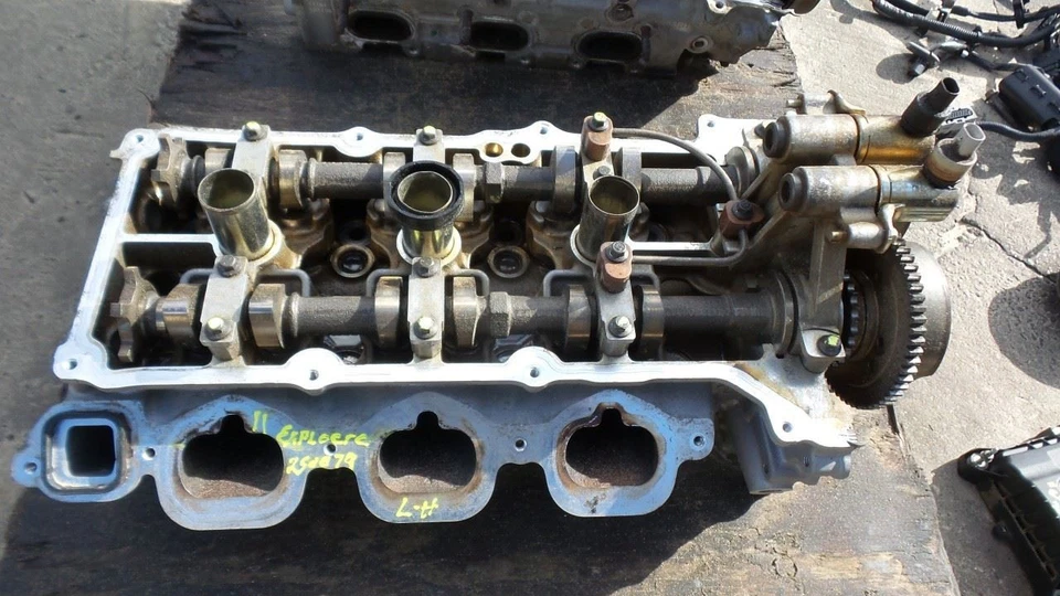 Driver Left Cylinder Head 3.5L Without Turbo Fits 11-19 EXPLORER 1153956 — 第 1/4 张图片