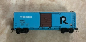 Coche Bachmann escala HO "THE ROCK" caja azul con puerta marrón #57621 - Imagen 1 de 4