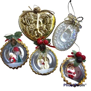 Lote de 5 viñetas de corazón, botella de perfume y media bola con adornos dorados - Imagen 1 de 2