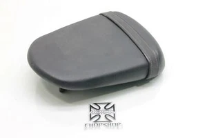 2008 08 SUZUKI GSXR600 REAR BACK PASSENGER TANDEM SEAT PAD SADDLE PILLION - Foto 1 di 9
