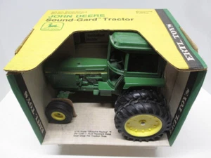ERTL JOHN DEERE 4440 SOUND-GARD TRACTOR w/DUAL REARS 1/16 - MINT IN YELLOW BOX! - Picture 1 of 4