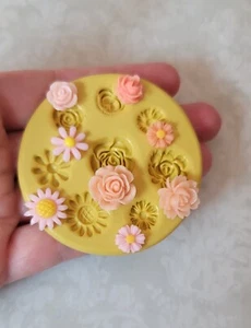 Rose silicone mold for fondant polymer clay cake decor mini flowers mold - Picture 1 of 8