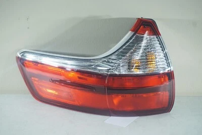 2015-2016-2017-2018-2019 TOYOTA SIENNA LEFT OUTER TAILLIGHT HALOGEN OEM Foto 1 de 4