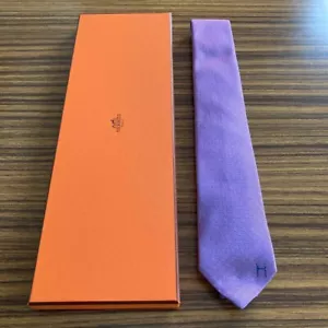 Corbata de seda Herms morada con caja de JAPÓN - Imagen 1 de 12
