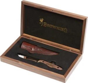 Browning Medallion Fixed-Blade Knife 440C Stainless Blade Walnut Handle Gift Box - Picture 1 of 3