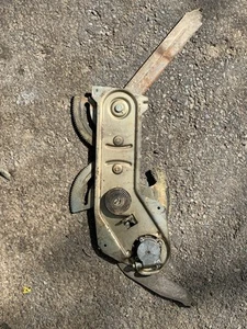 1981 1986 Chevrolet GMC Tailgate Window Regulator Suburban Blazer Jimmy K5 NICE! - Picture 1 of 9