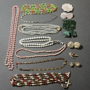 Vintage Costume Jewelry Lot - 1 Lb - Estate Finds - Picture 1 of 9