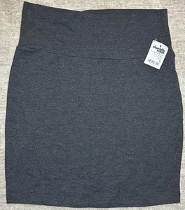Neu mit Etikett Charlotte Russe Damen-Knierock einfarbig Bleistift hinten grau Größe Medium - Bild 1 von 3