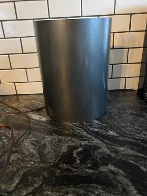 Aplique de pared cilindro metálico MCM con cable eléctrico Foto 1 de 4