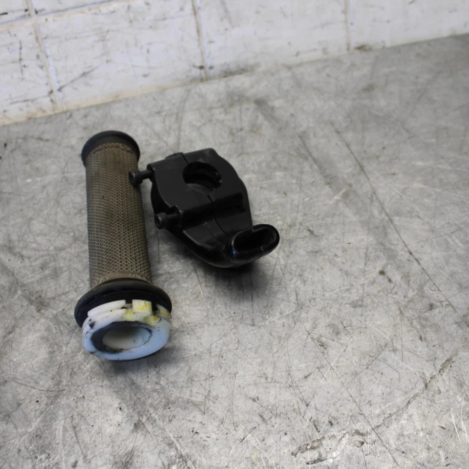 Yamaha YZF R6 2009 guía de carcasa de línea de cable de acelerador 3XW-26282-01-00 BB532 Foto 1 de 4