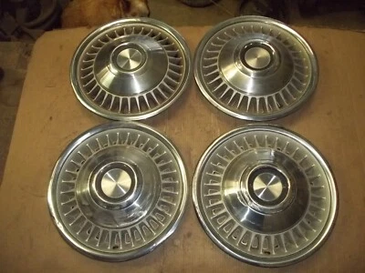 72 73 Chrysler Dodge Plymouth calota aro roda tampa cubo 15" fabricante de equipamento original usado 367 4 - Imagem 1 de 4